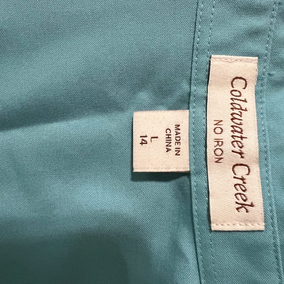 3 button down blouses - Picture 5 of 11